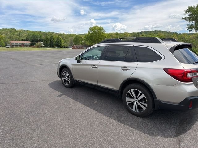 Pre-Owned 2018 Subaru Outback 2.5i 4D Sport Utility in Johnson