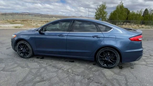 Used 2019 Blue Metallic Ford SE image 6