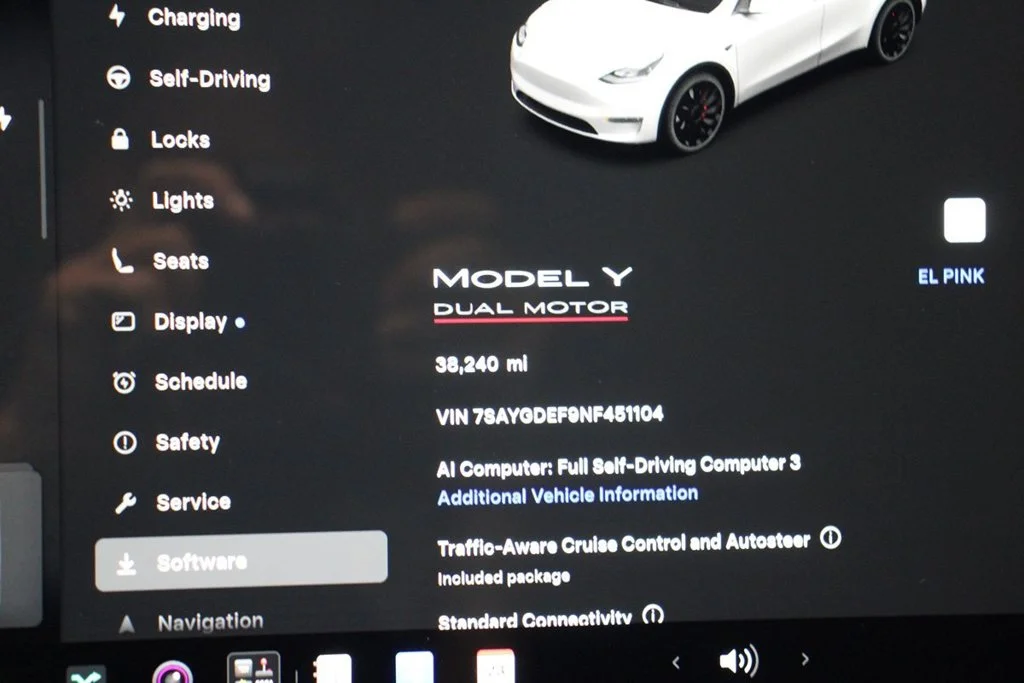 Used 2022 Pearl White Multi-Coat Tesla Performance image 18