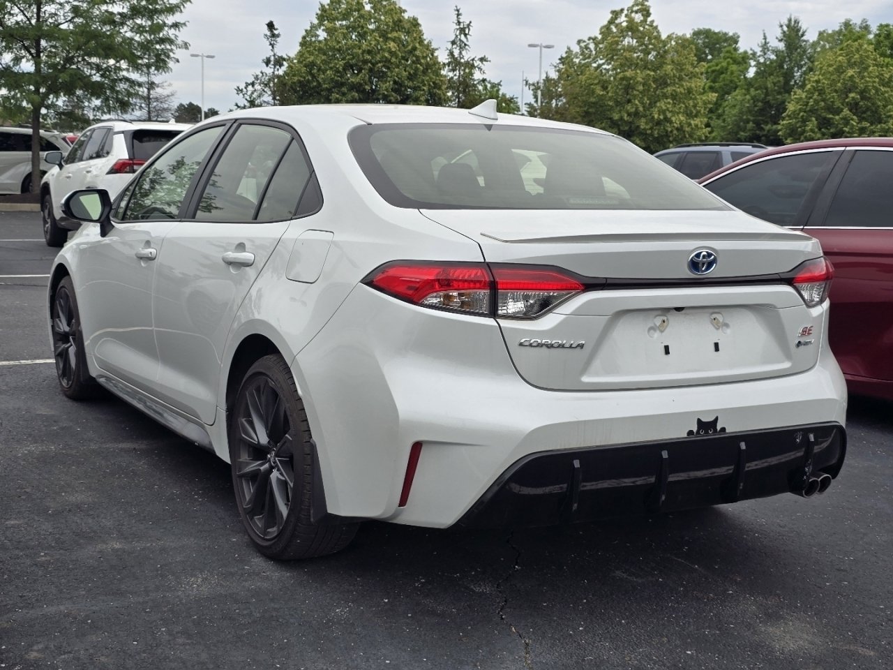 Certified Used 2025 Beige Toyota SE image 5