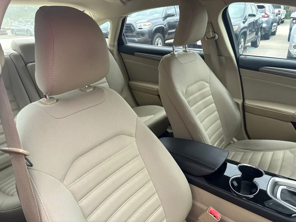Used 2014 Tuxedo Black Metallic Ford SE image 23