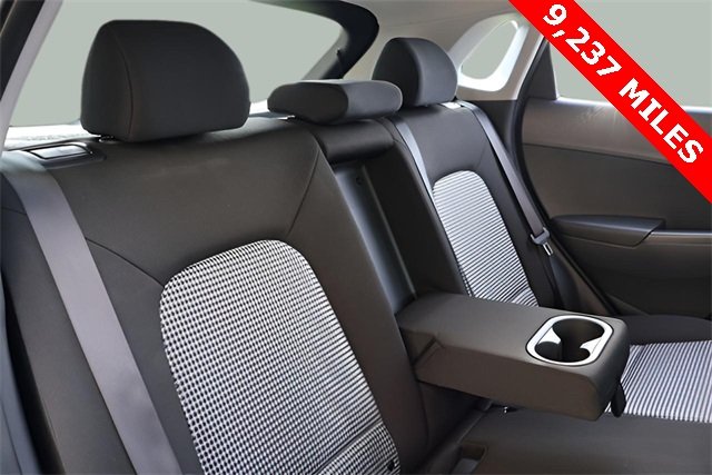 2023 Hyundai Kona SE photo 2