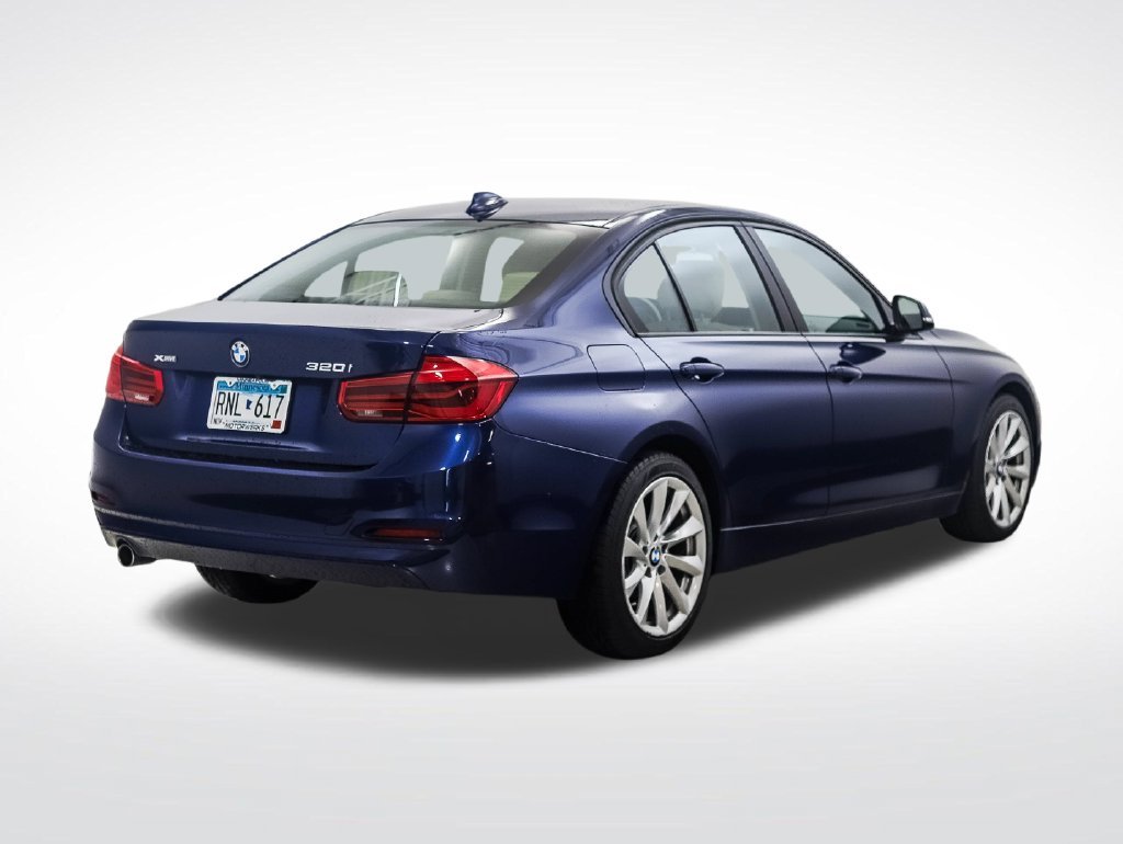 Used 2018 Blue Metallic BMW 320i xDrive image 5