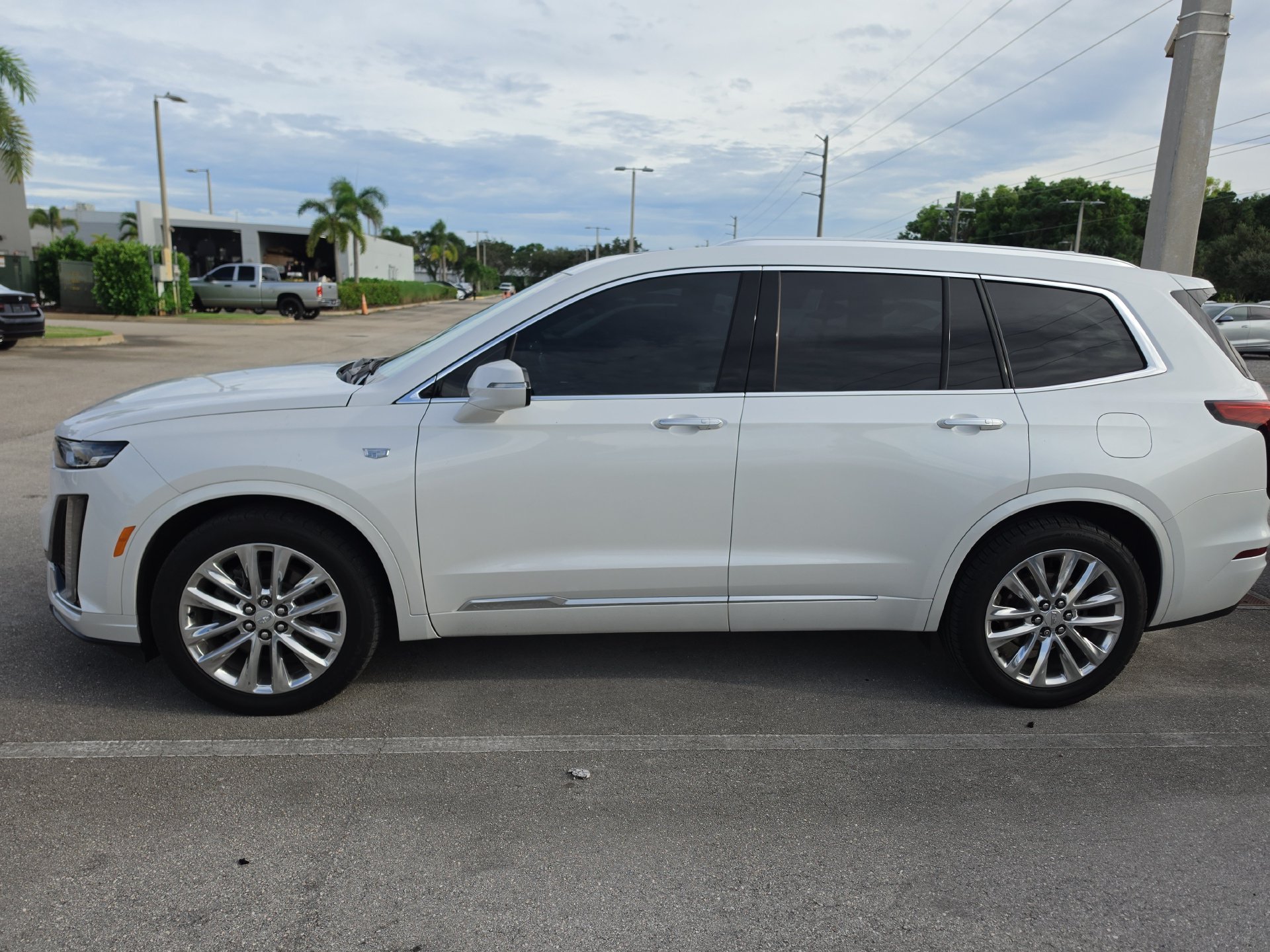 Used 2021 White Cadillac Premium Luxury image 8