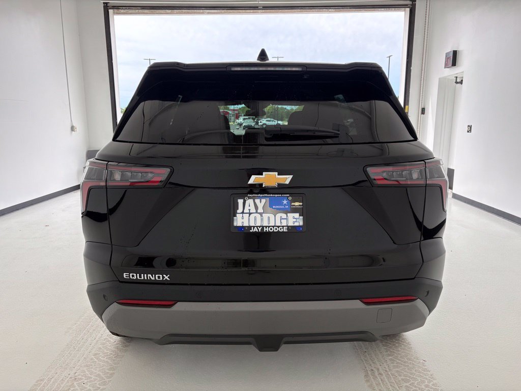New 2027 Mosaic Black Metallic Chevrolet LT image 19