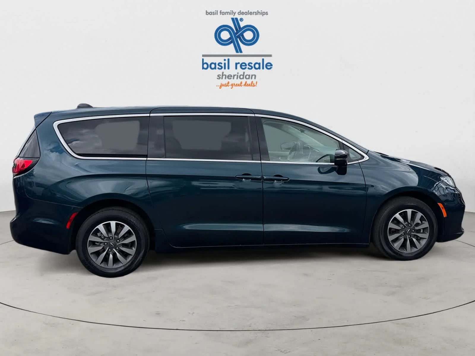 Used 2024 Fathom Blue Pearlcoat Chrysler Hybrid Select image 9
