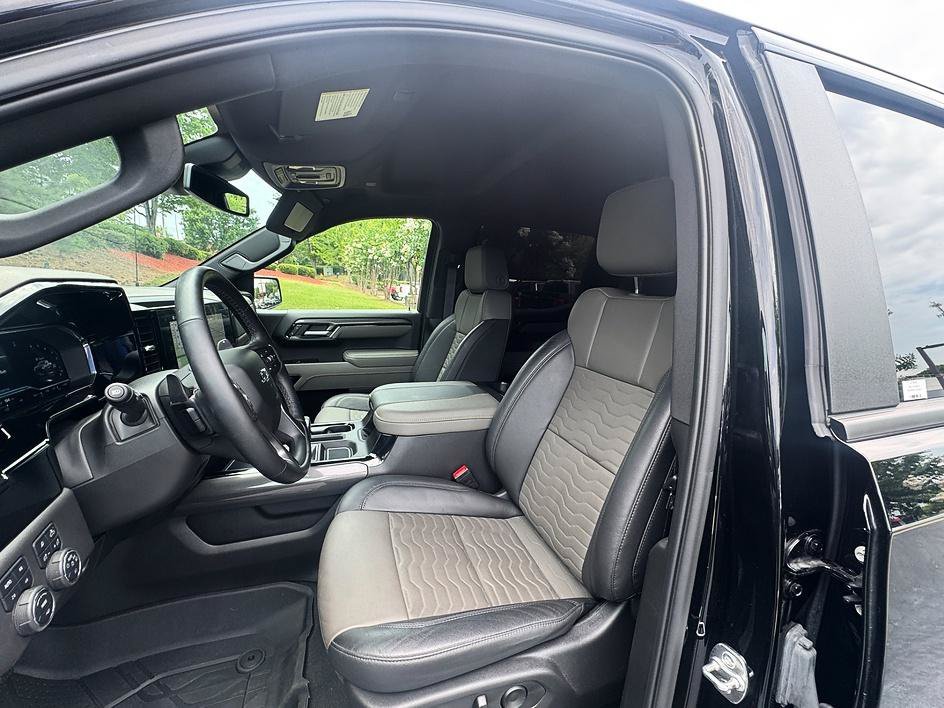 Used 2025 Black Chevrolet ZR2 image 10