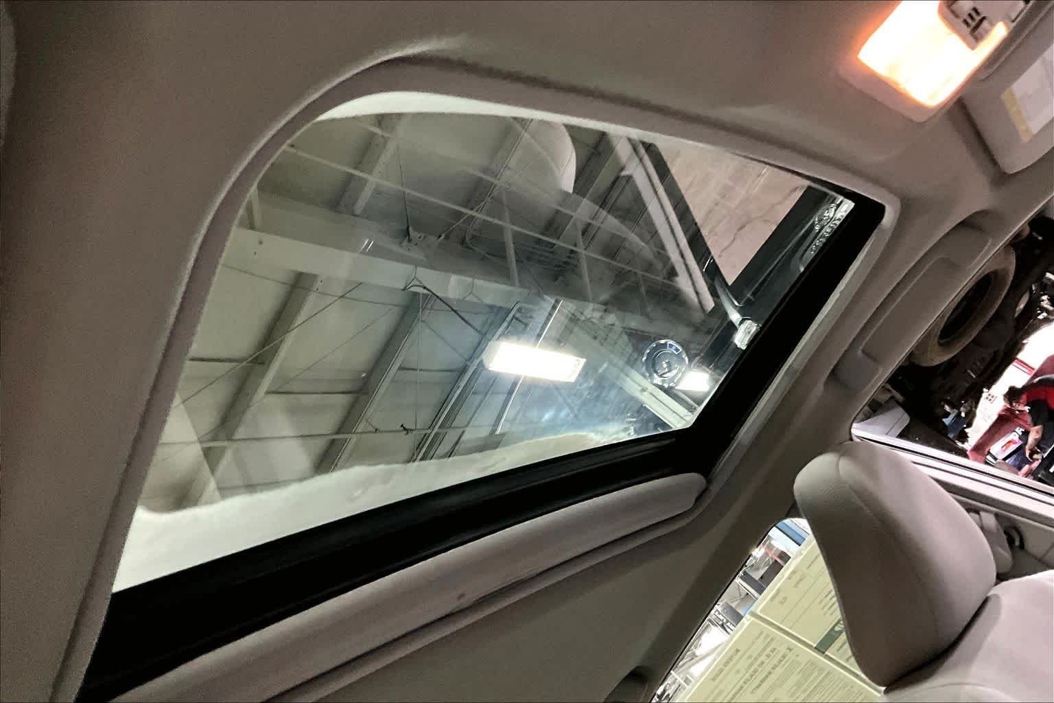 Used 2014 Cypress Pearl Toyota XLE image 14