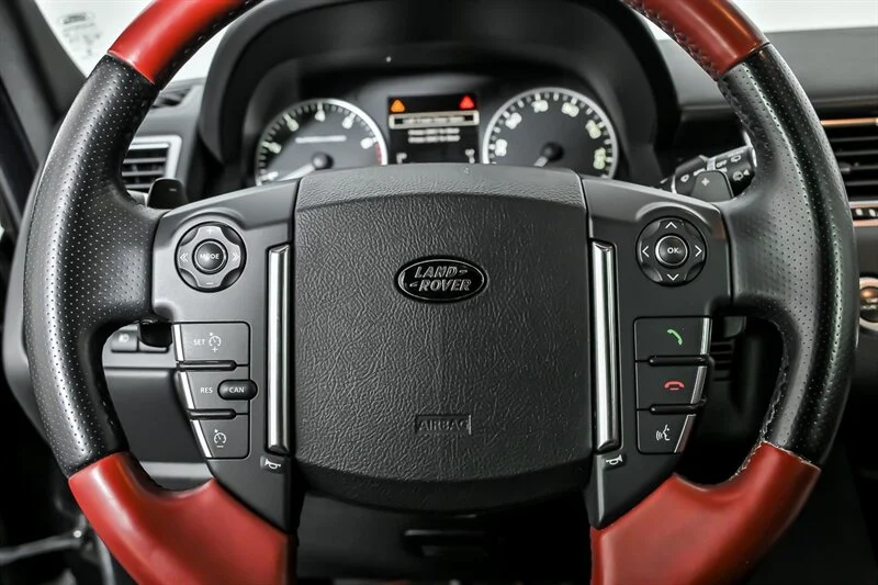 Used 2013 Santorini Black Metallic Land Rover Autobiography image 25