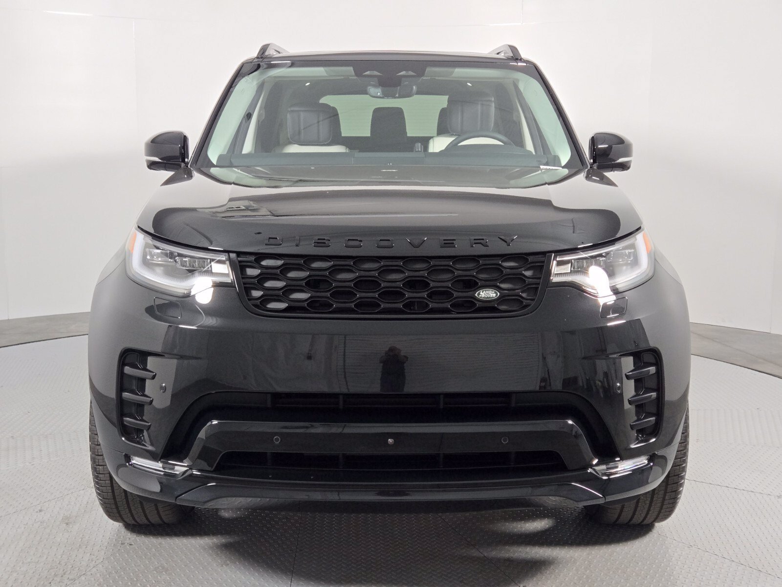 New 2026 Santorini Black Land Rover Dynamic SE image 8