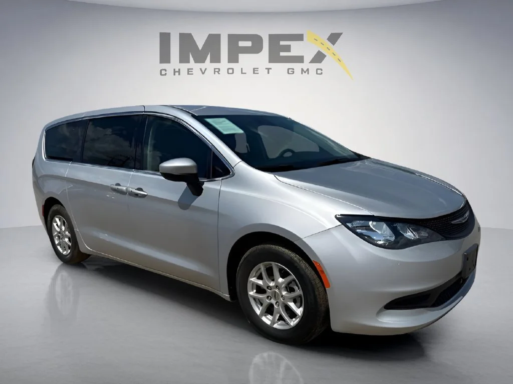 Used 2023 Silver Chrysler LX image 16