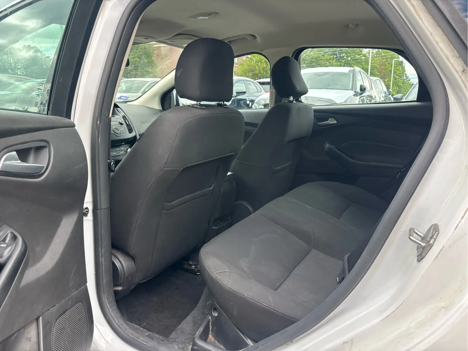 Used 2016 Oxford White Ford SE image 5