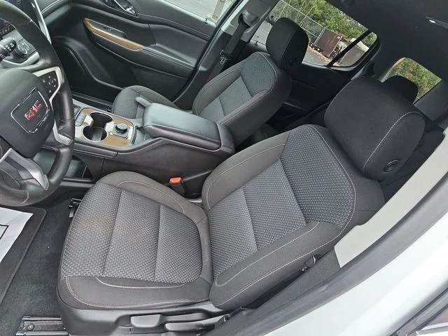 Used 2023 White GMC SLE image 22