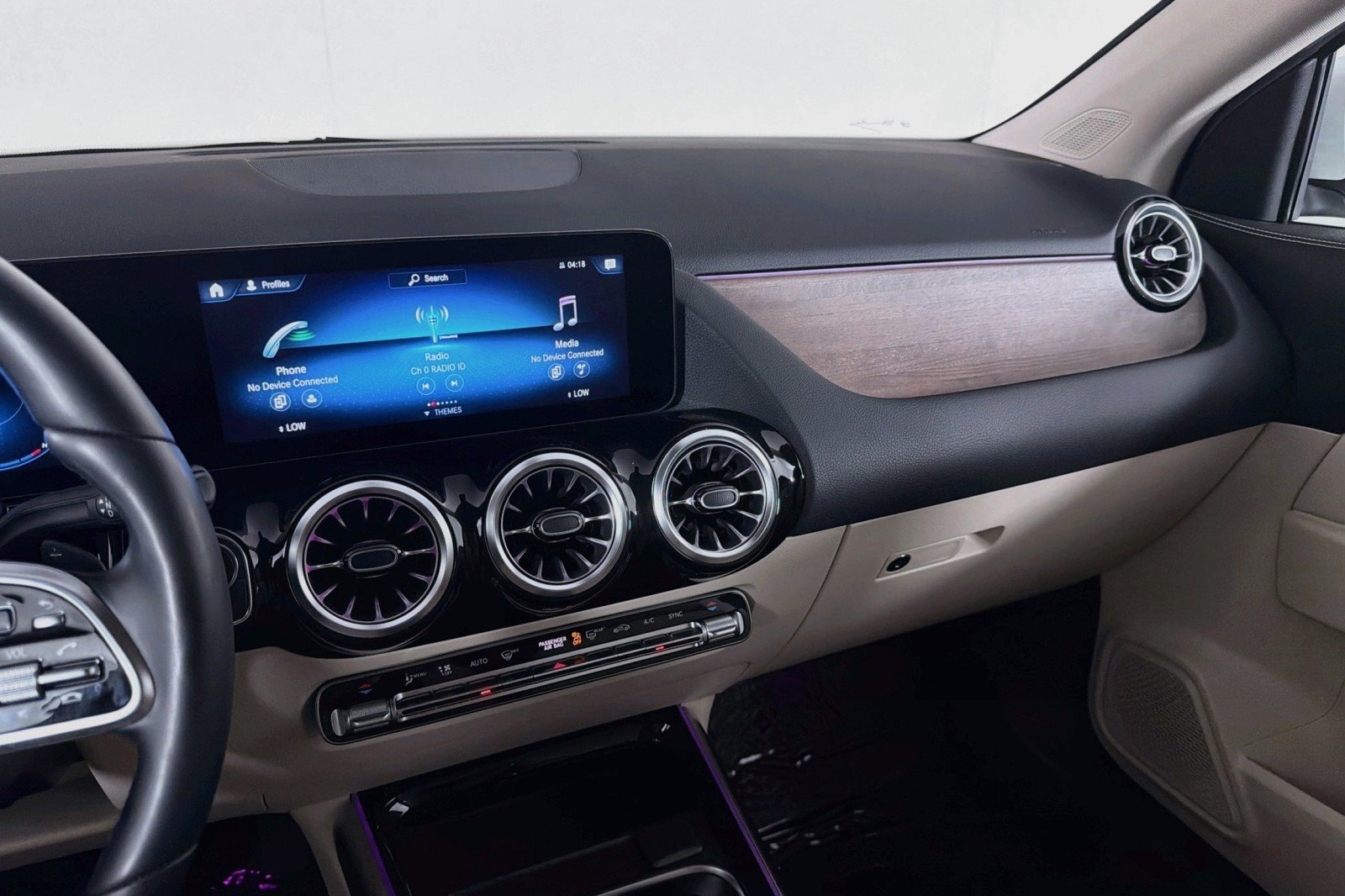 Used 2023 Polar White Mercedes-Benz 250 image 22