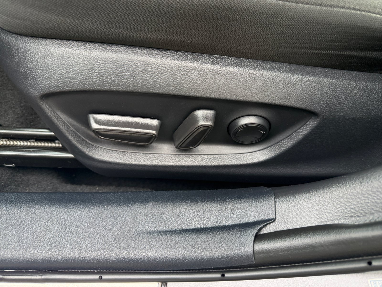 Used 2023 Predawn Gray Mica Toyota LE image 9