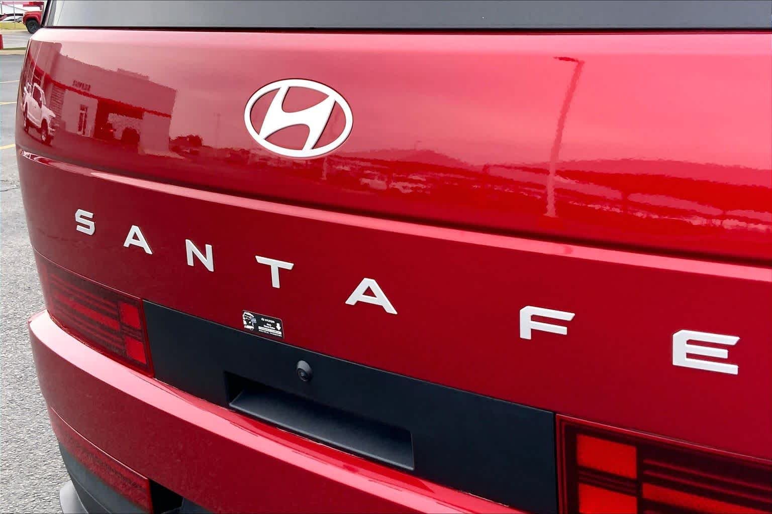 Used 2025 Ultimate Red Hyundai SEL image 10