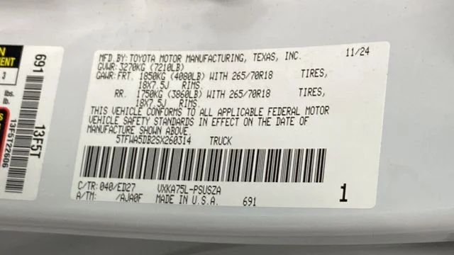 Used 2025 Ice Toyota SR5 image 37
