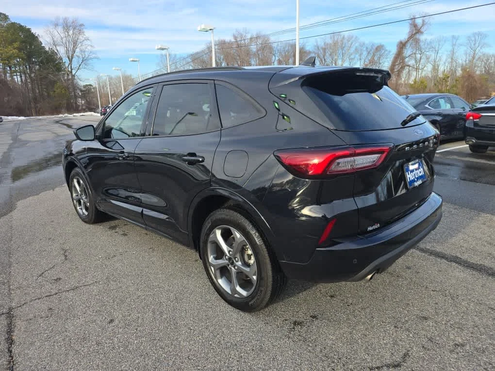 Certified Used 2023 Agate Black Ford ST-Line Select image 3