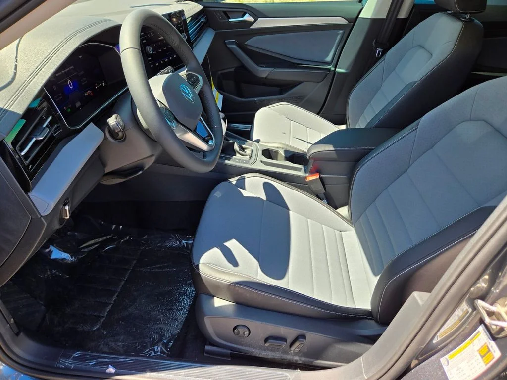 New 2026 Silver Volkswagen 1.5T SE image 6