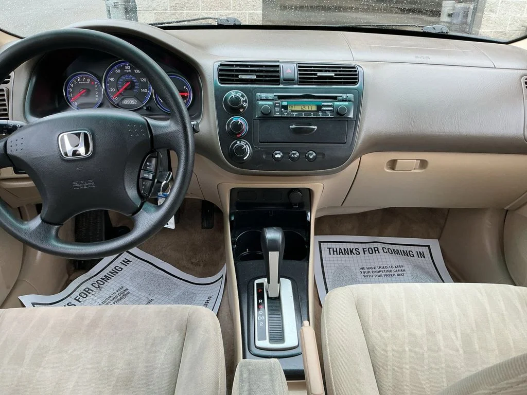 Used 2004 Gold Honda LX image 18