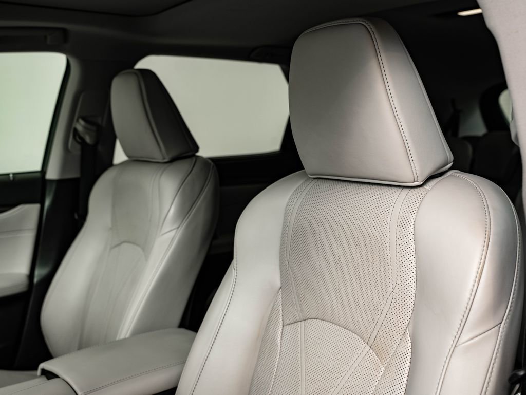 Used 2022 White Pearl Lexus 450hL Luxury image 25
