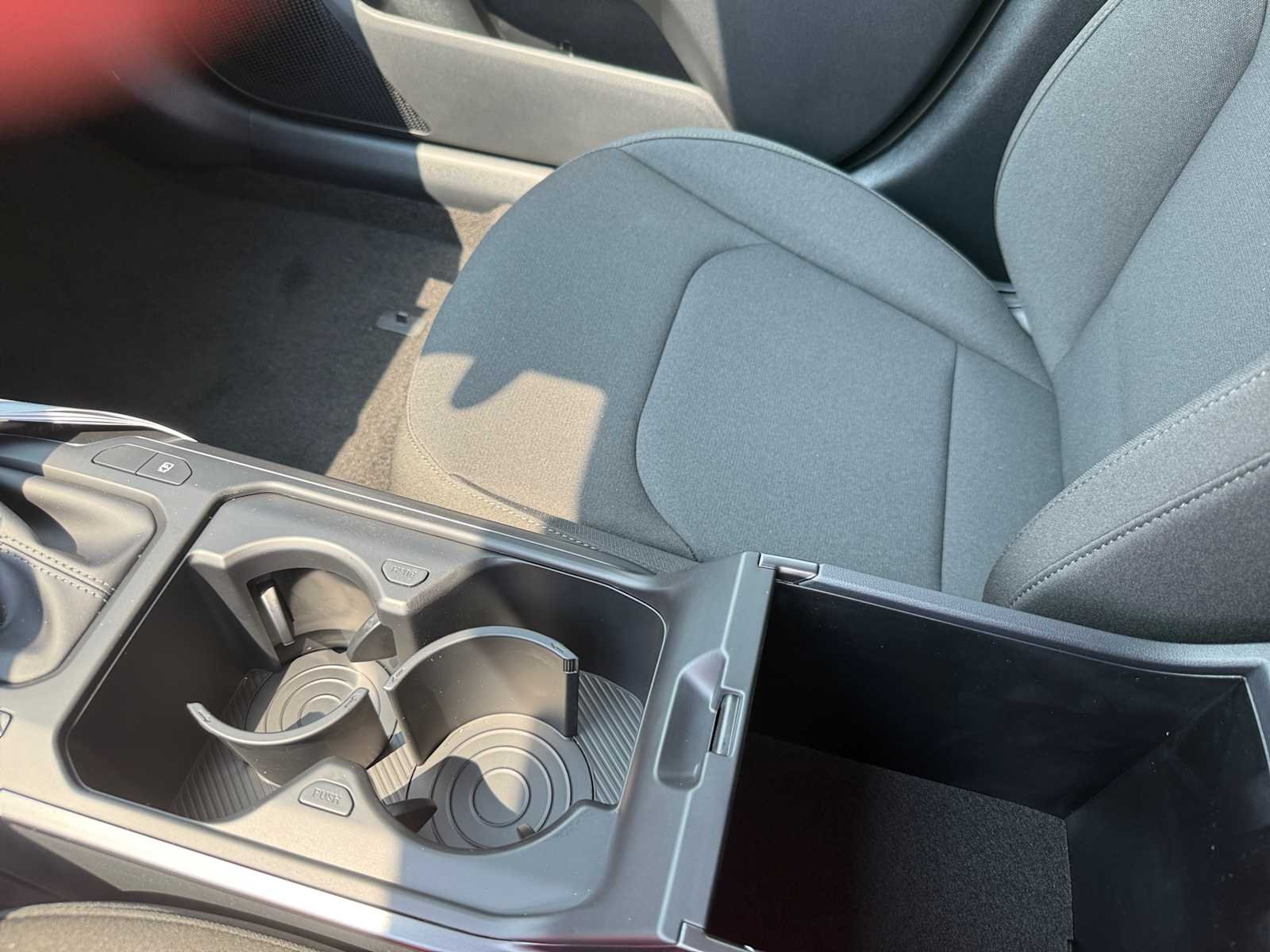 New 2026 SNOW WHITE PEARL Kia LX image 18