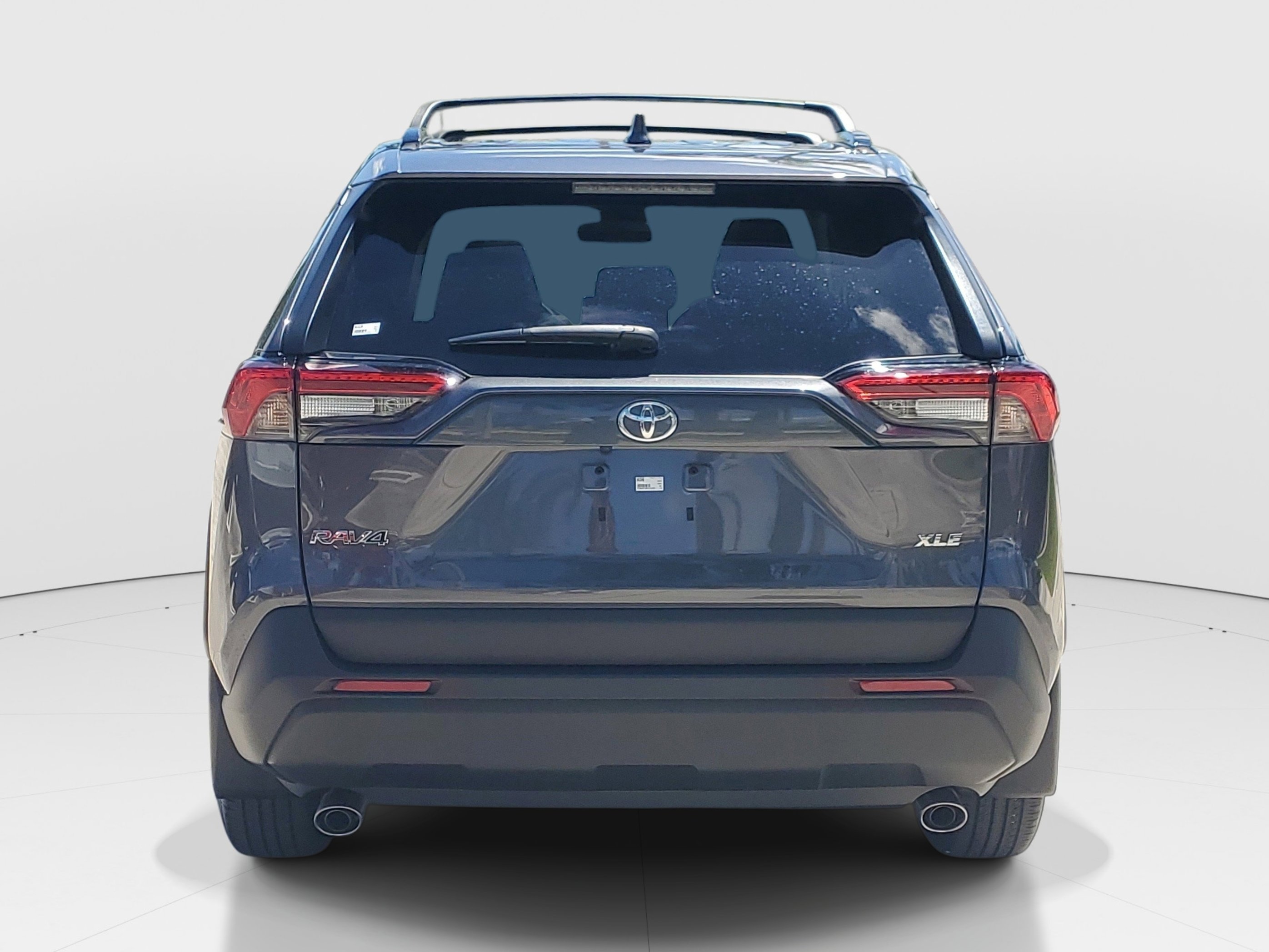 Used 2025 Magnetic Gray Metallic Toyota XLE image 4