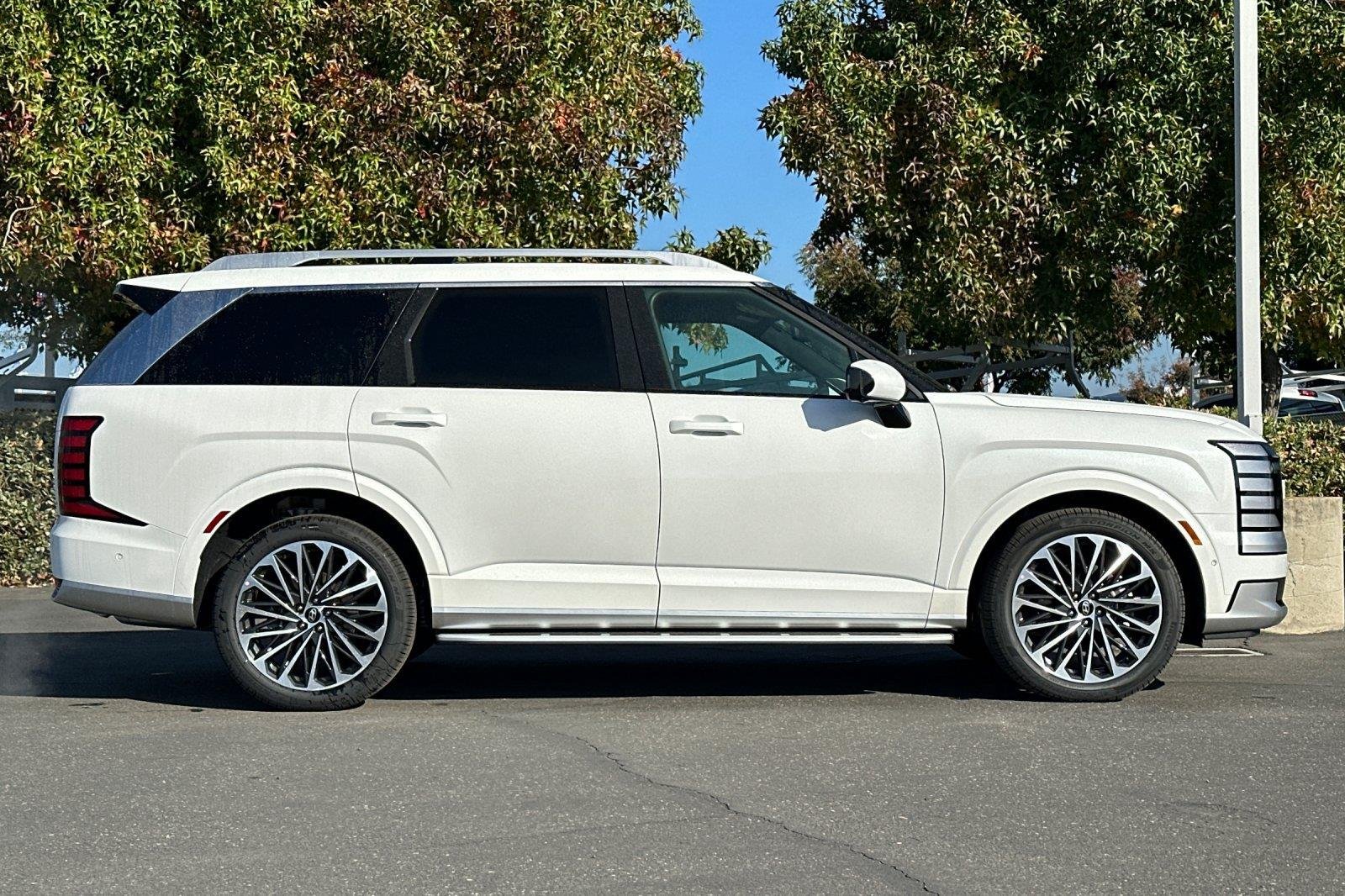 New 2026 Creamy White Pearl Hyundai Calligraphy image 3