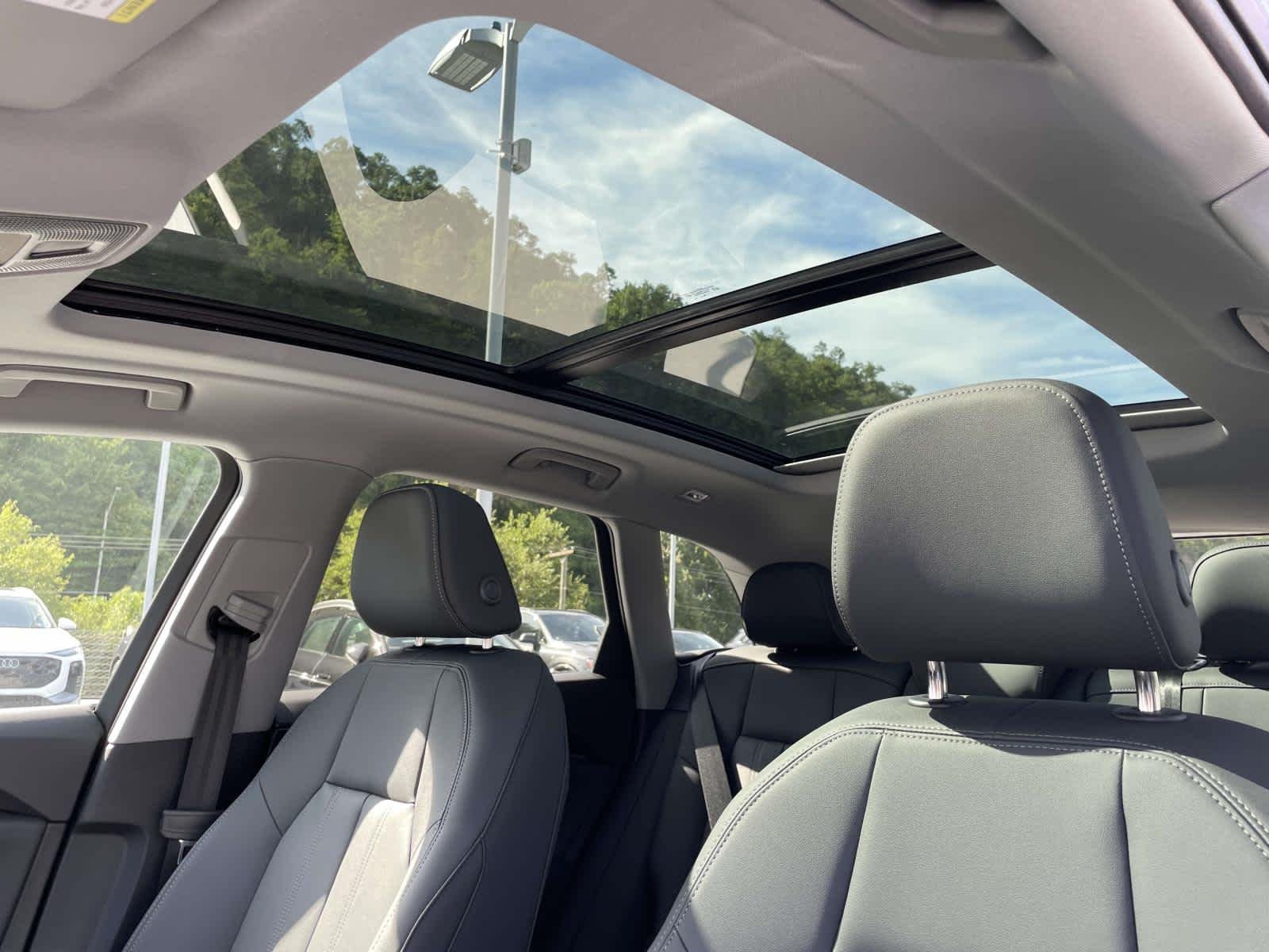 New 2026 6I6I/Blue Audi Premium Plus image 5