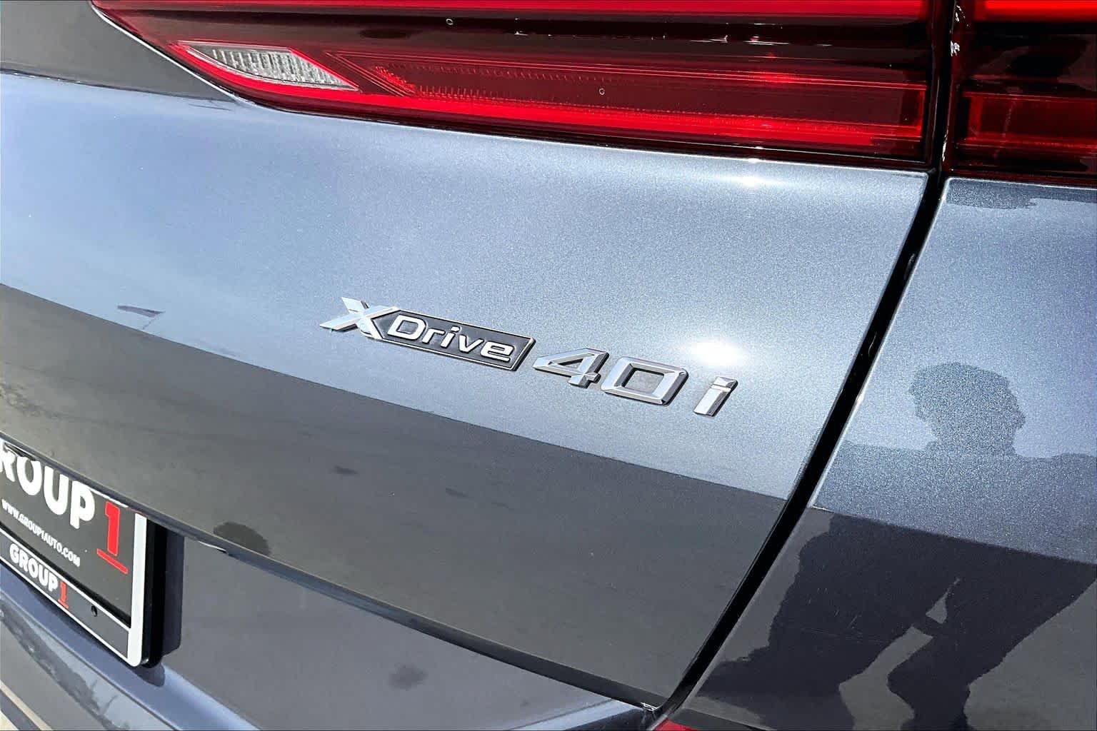 Used 2021 Arctic Gray Metallic BMW xDrive40i image 9