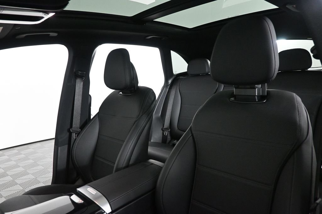 New 2026 Black Mercedes-Benz GLC 300 image 5