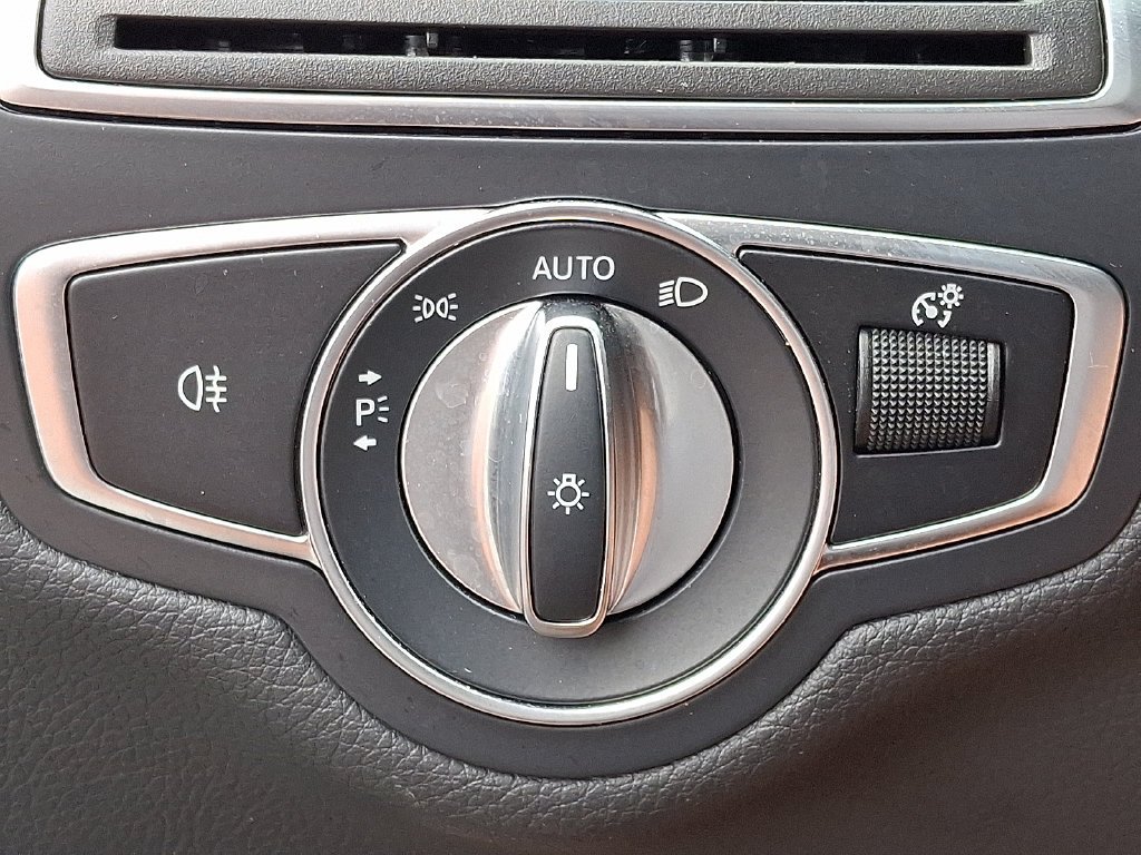 Used 2021 Black Mercedes-Benz C 300 image 25