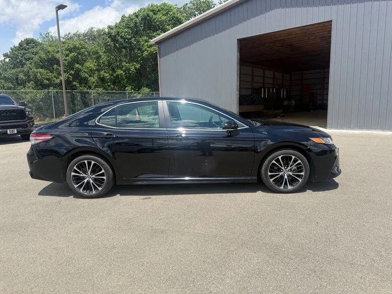 Used 2019 Black Toyota SE image 5