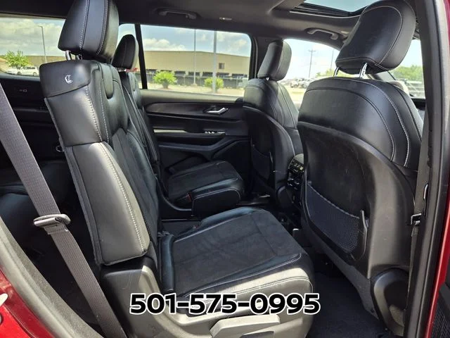 Used 2023 Red Jeep Altitude image 16