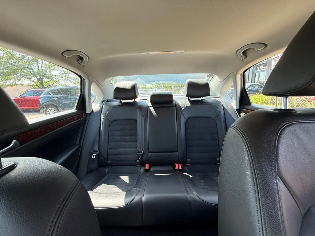 Used 2012 Gray Volkswagen V6 SEL Premium image 22
