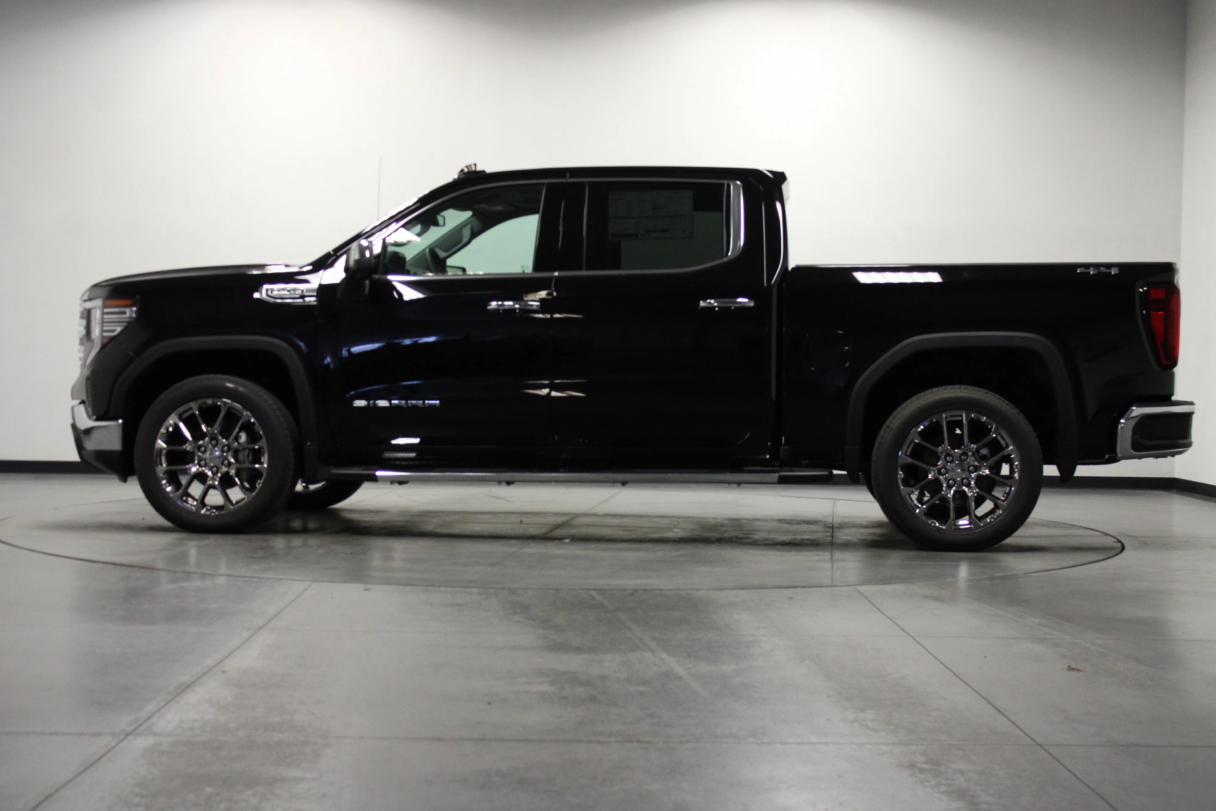 New 2026 Onyx Black GMC SLT image 7