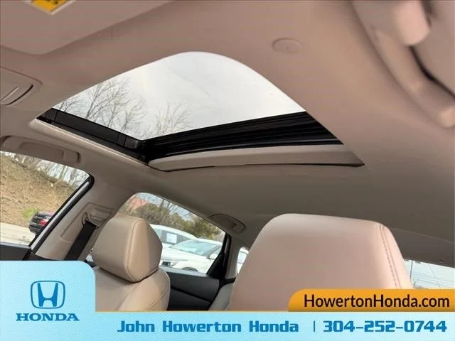 Used 2023 White Honda EX-L image 16