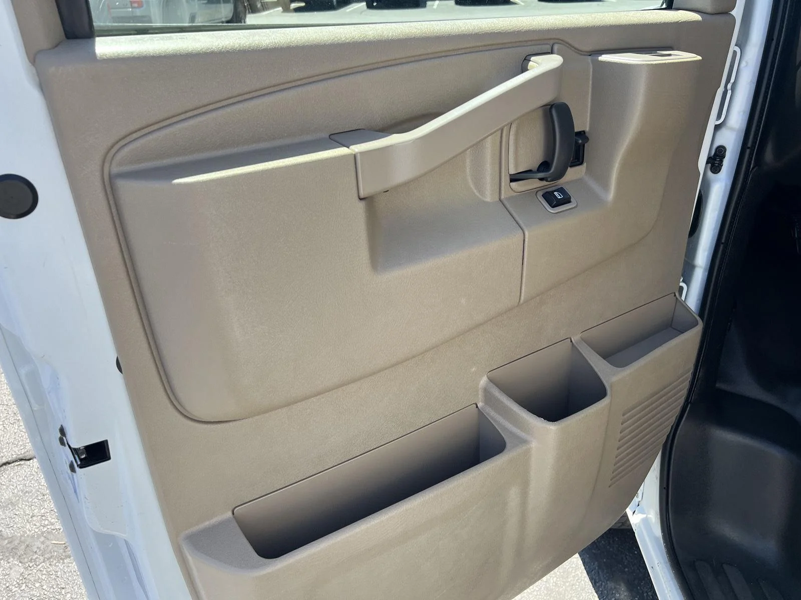 2021 Chevrolet Express Cargo Work Van - Photo 15