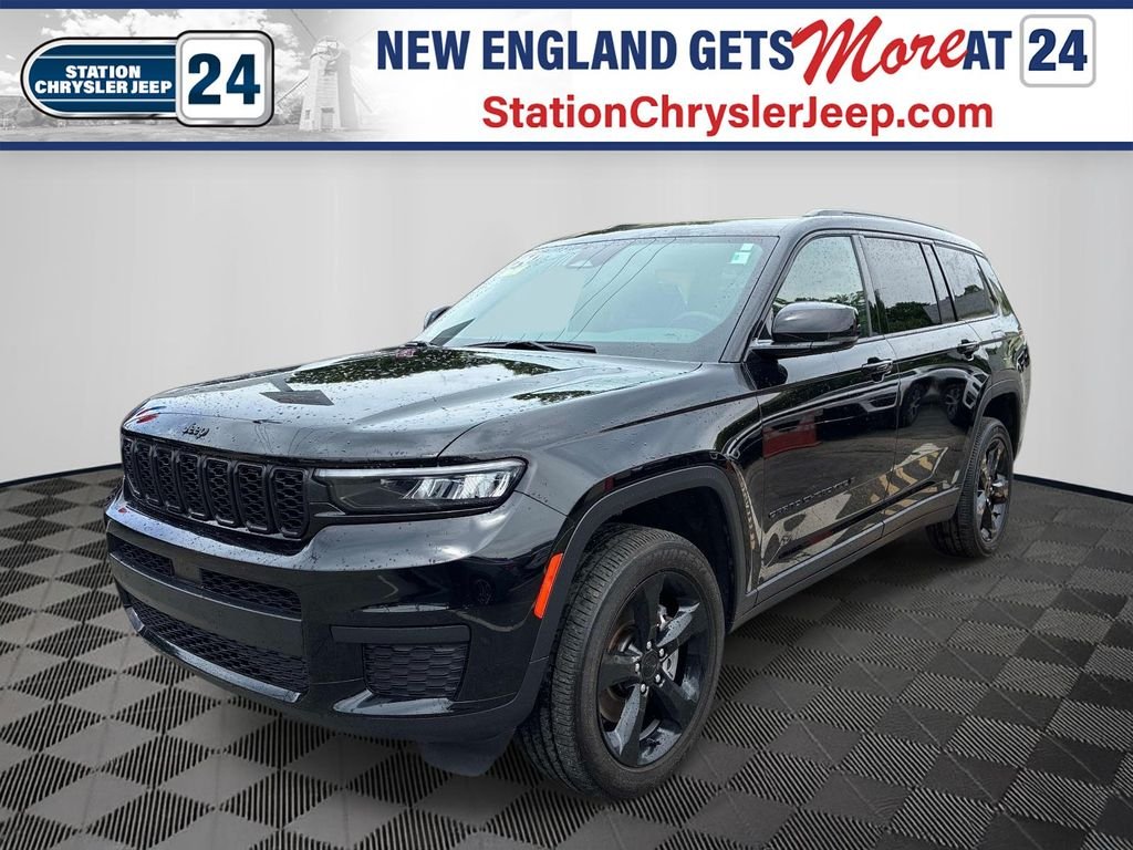 Used 2024 Black Jeep Altitude X image 1
