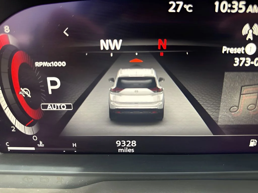 Used 2025 White Nissan SL image 26