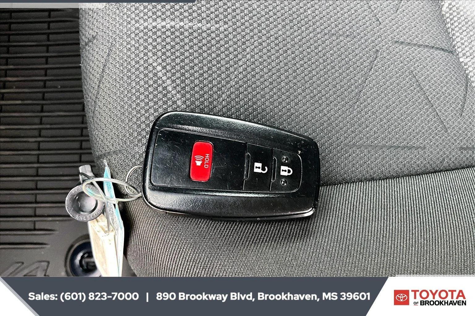 Used 2024 Ice Cap Toyota XLE image 9