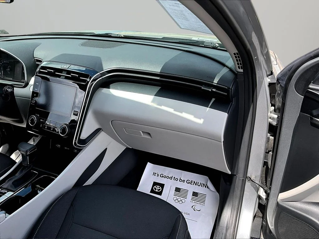 Used 2022 Silver Hyundai SEL image 25