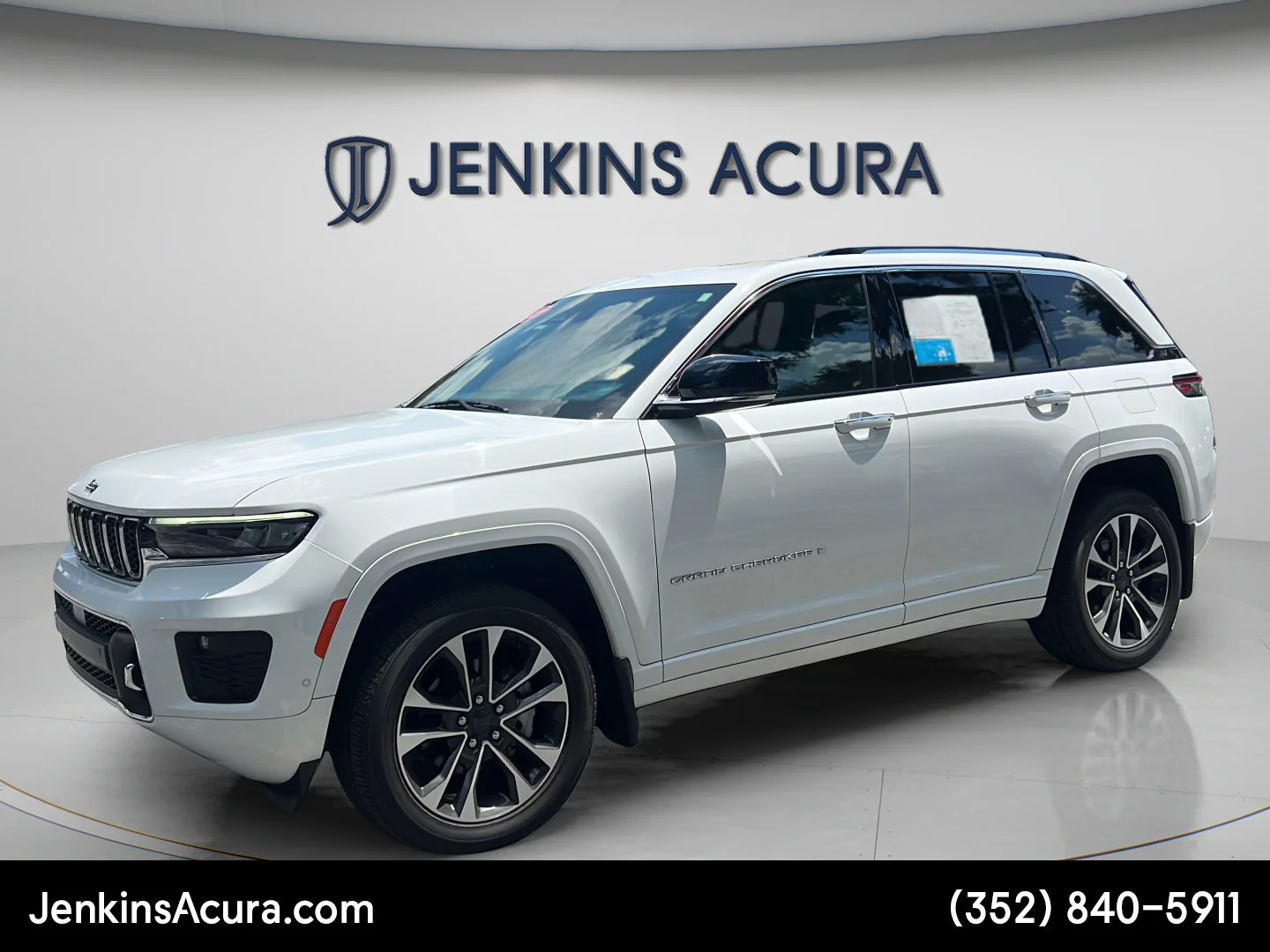 Used 2023 Bright White Clearcoat Jeep Overland image 7