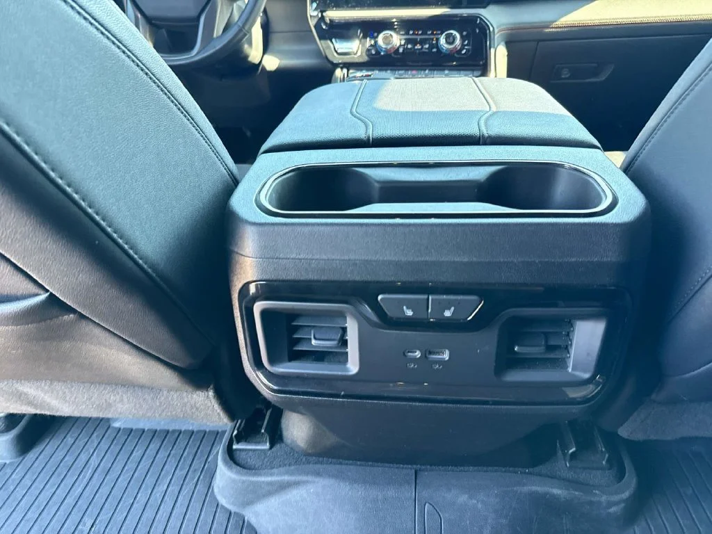 Used 2024 White GMC AT4 image 19