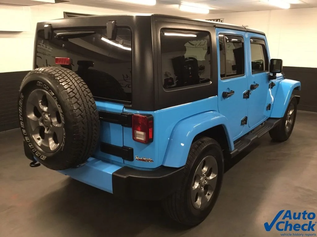 Used 2018 Blue Jeep Unlimited Sahara image 11