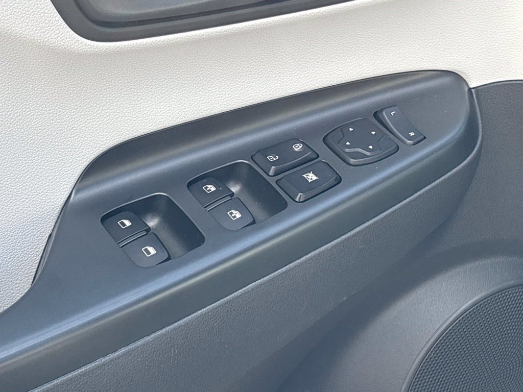 2023 Hyundai Kona SEL - Photo 12