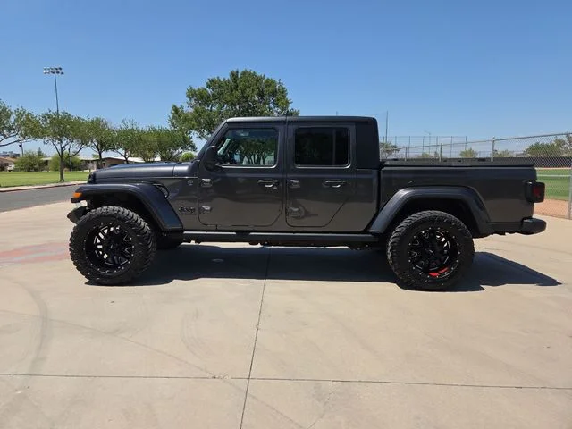 Used 2022 Gray Jeep Sport image 4