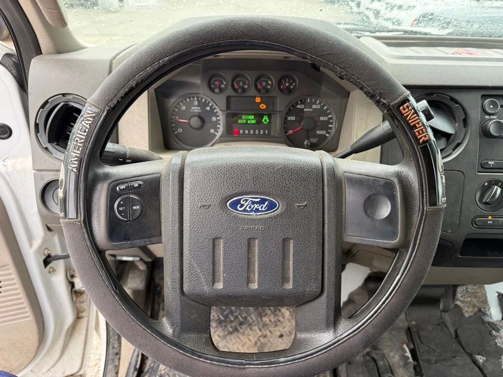 Used 2008 White Ford XL image 16