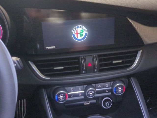 2025 Alfa Romeo Giulia Base - Photo 18