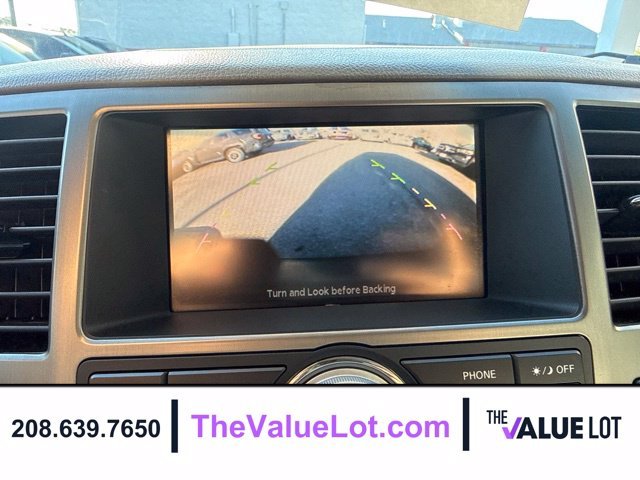 Used 2010 White Nissan Platinum image 18